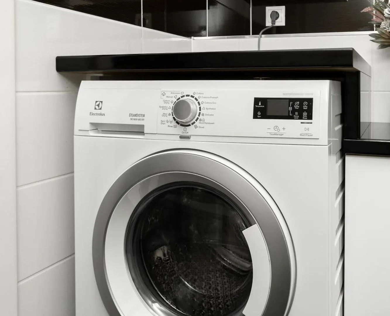 Bnb New Beautiful Apartment In The Center Of Ostrava With Option Garage Parking 0*,  Czechy