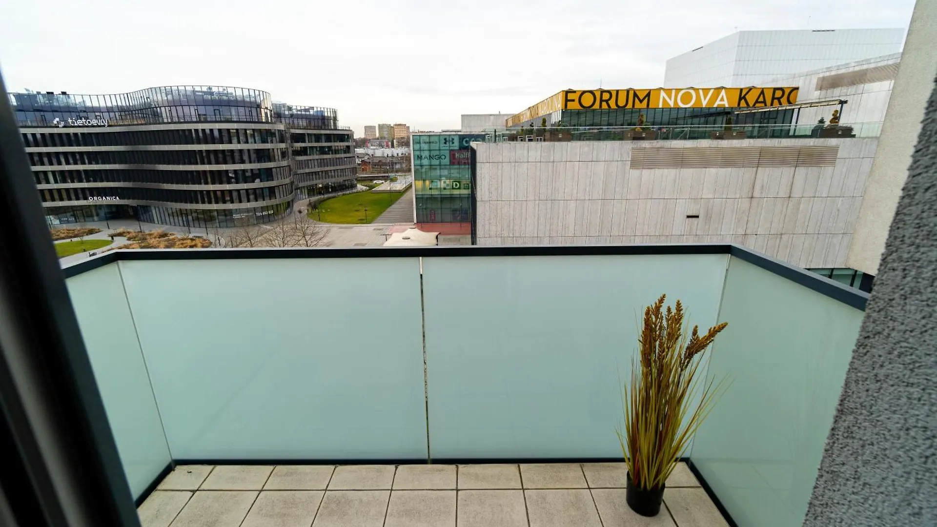 Bnb New Beautiful Apartment In The Center Of Ostrava With Option Garage Parking